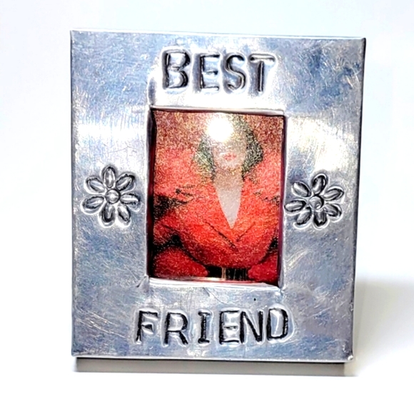 Four Vintage Photo Frames Collection, Set of Small Assorted Metal Frames, EUC - Picture 4 of 9